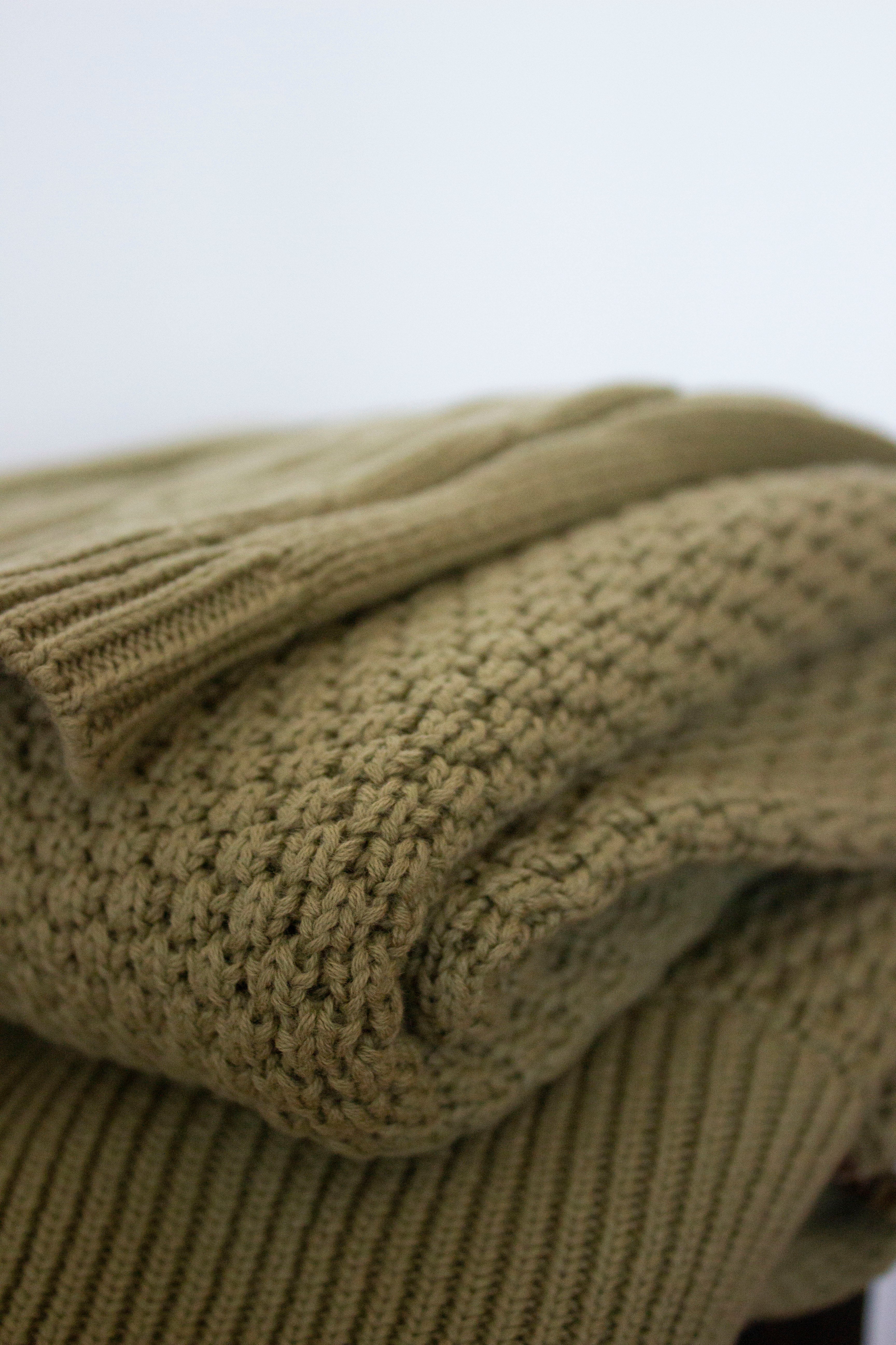 Flint-Tie Sweater